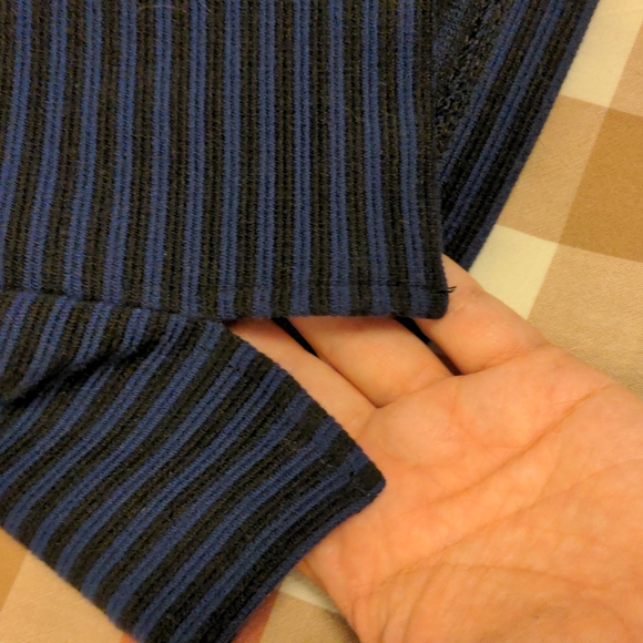 Tops - Picture 4 of 4